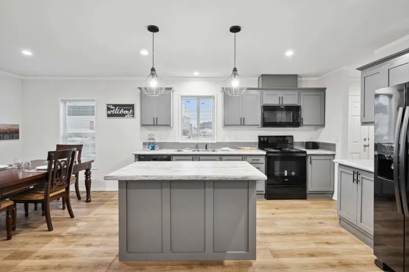 Millcreek 4400-6 kitchen home features