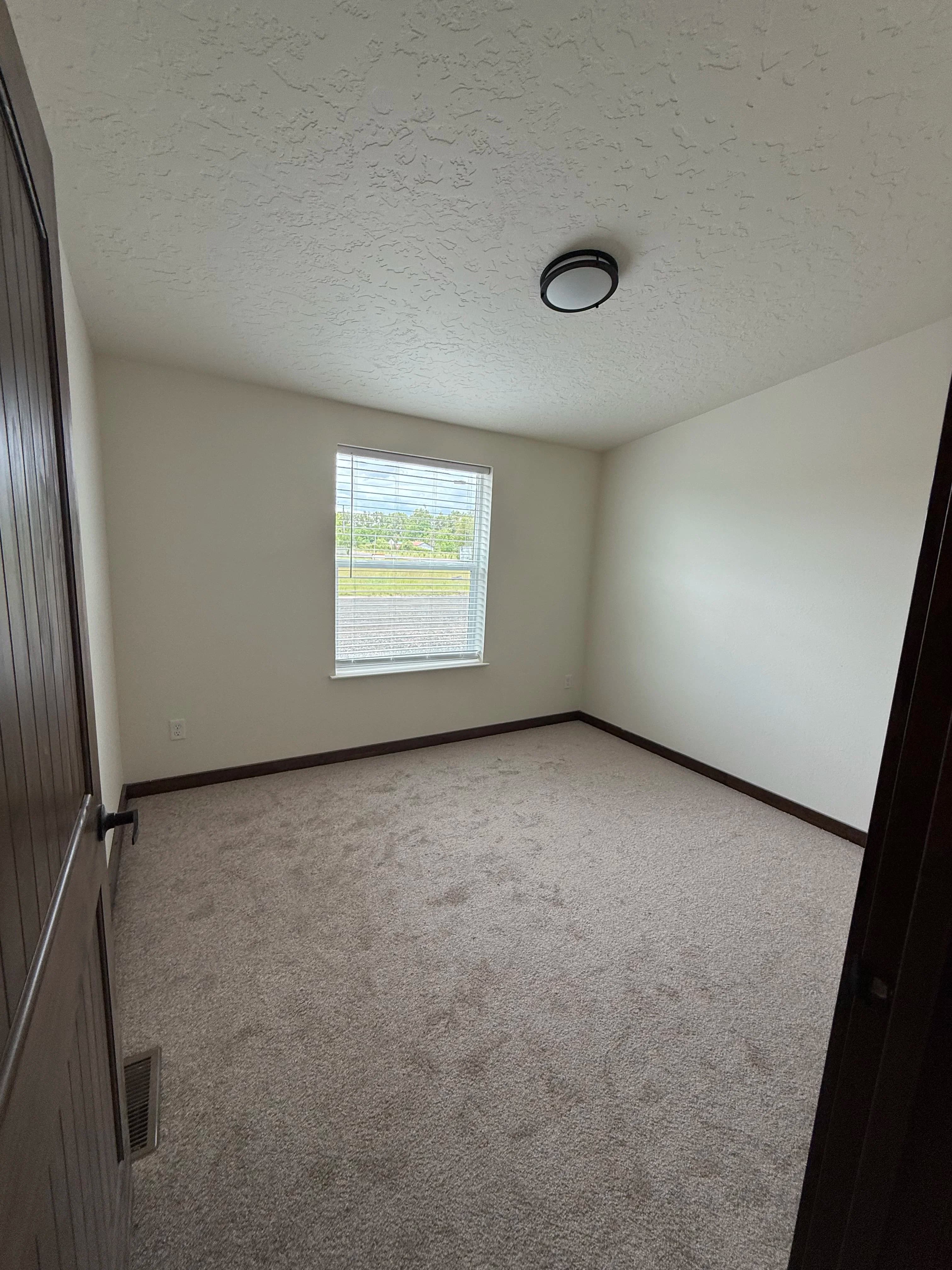 Pinehurst 2514 interior and bedroom home features
