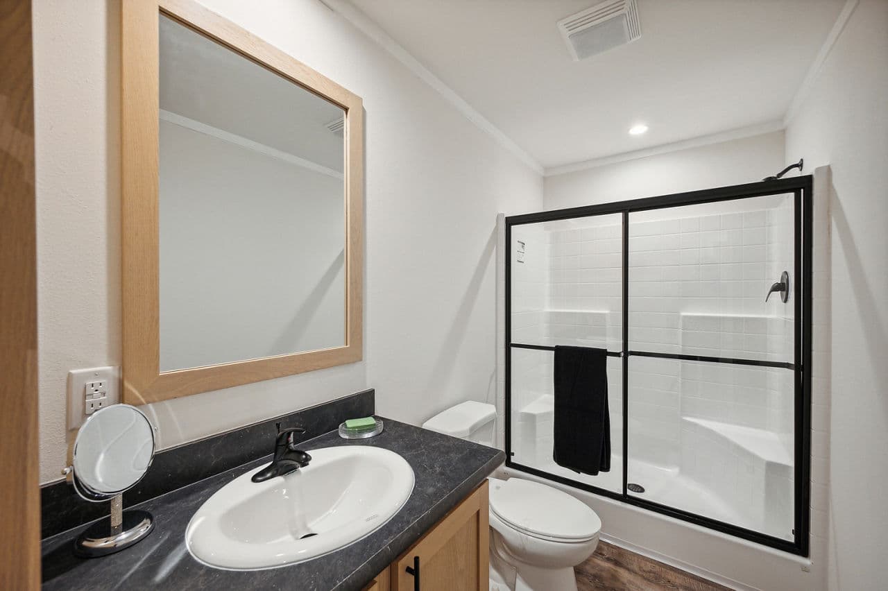Ridgewood j882 bathroom home features