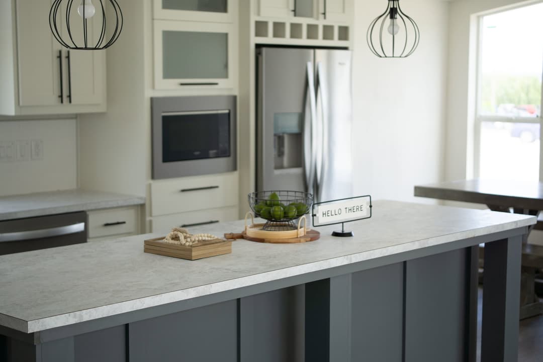 Hillcrest g865 interior and kitchen home features