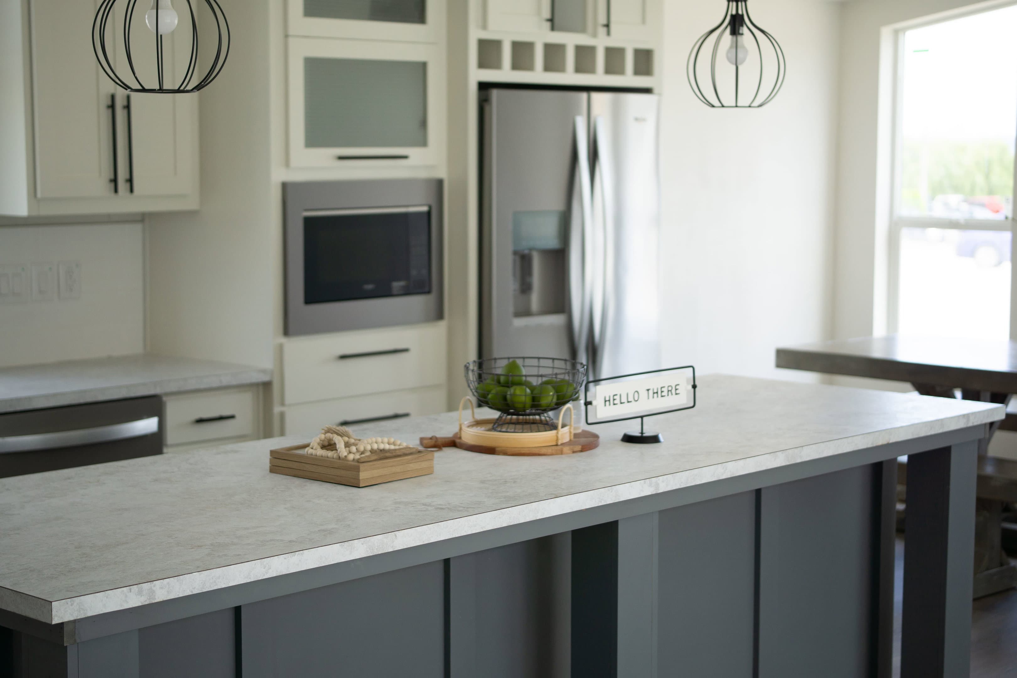 Hillcrest g865 interior and kitchen home features