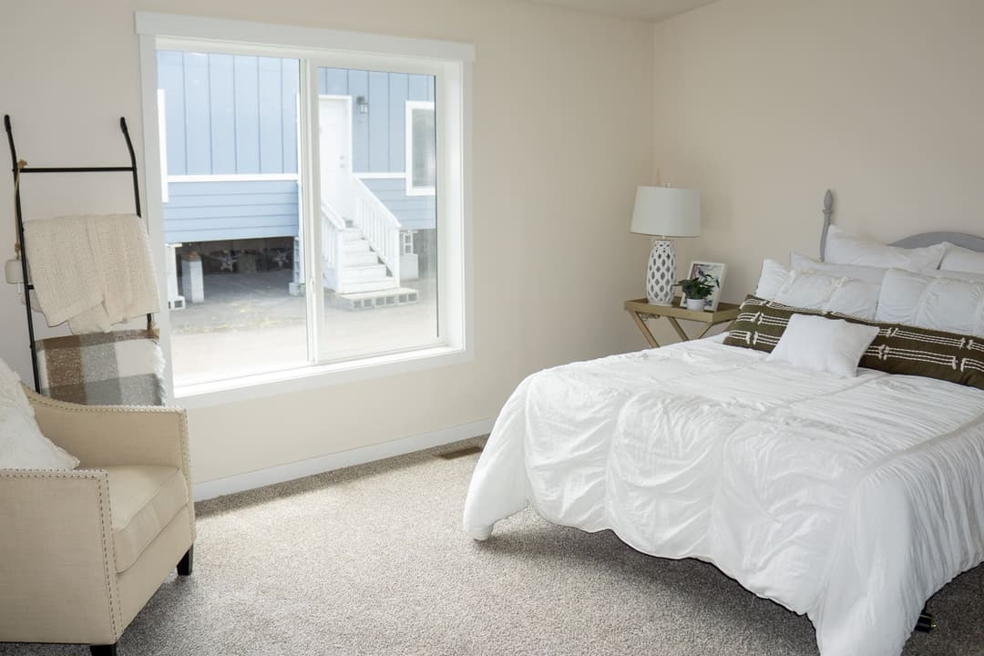The stanley (28764n) interior and bedroom home features