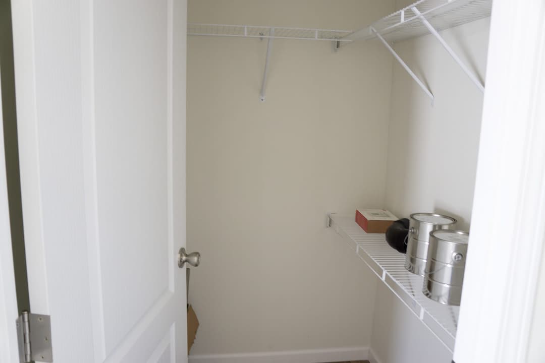 Pure 14663m interior home features